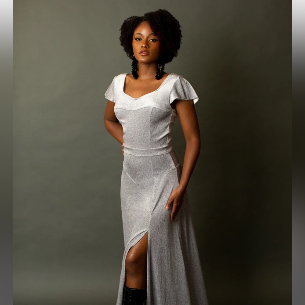 Pebble velvet gown with slit